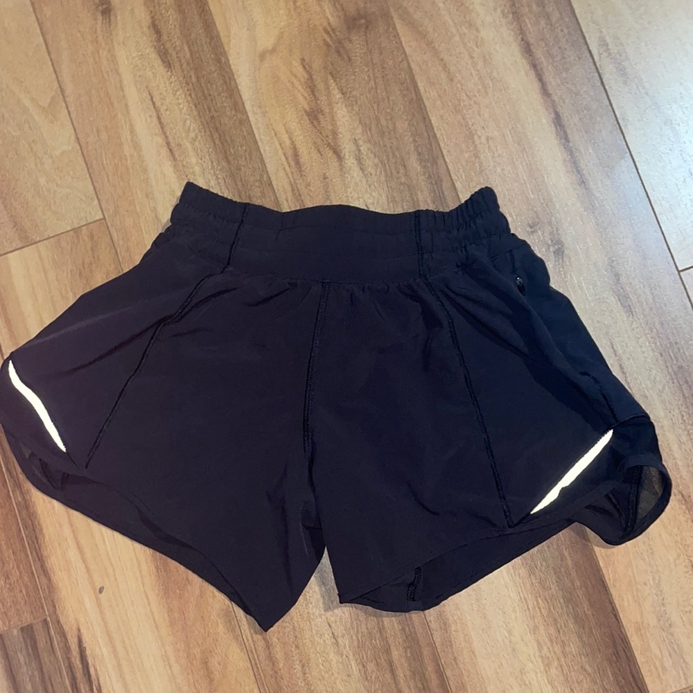Black Hotty Hot Lowrise 4inch Lululemon Shorts